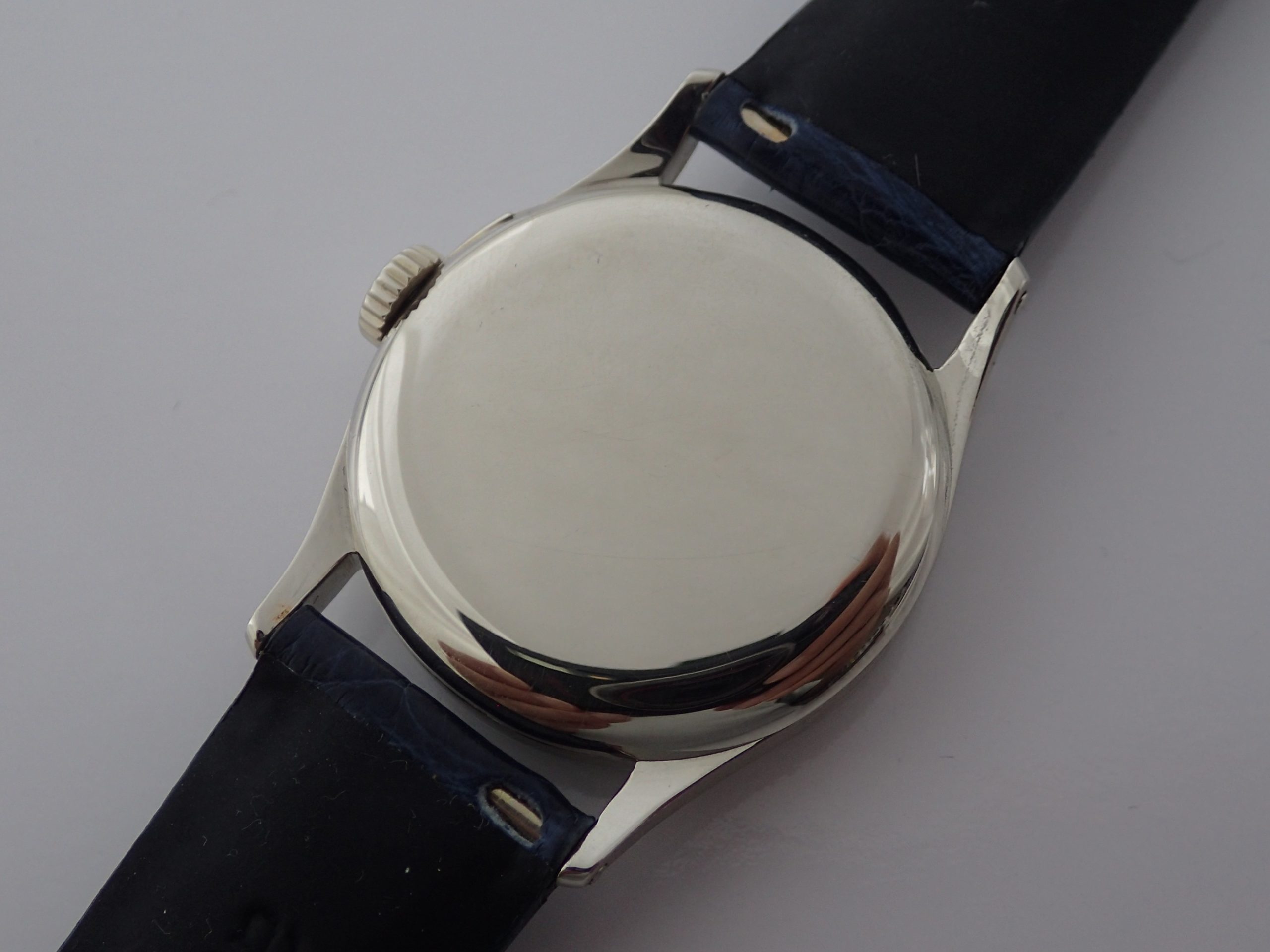 White, enamel dial