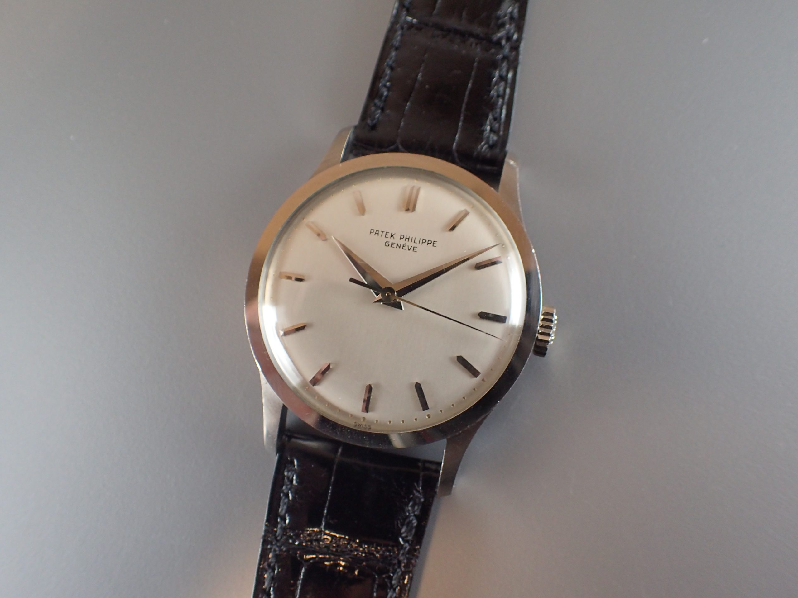 White, Sweep seconds