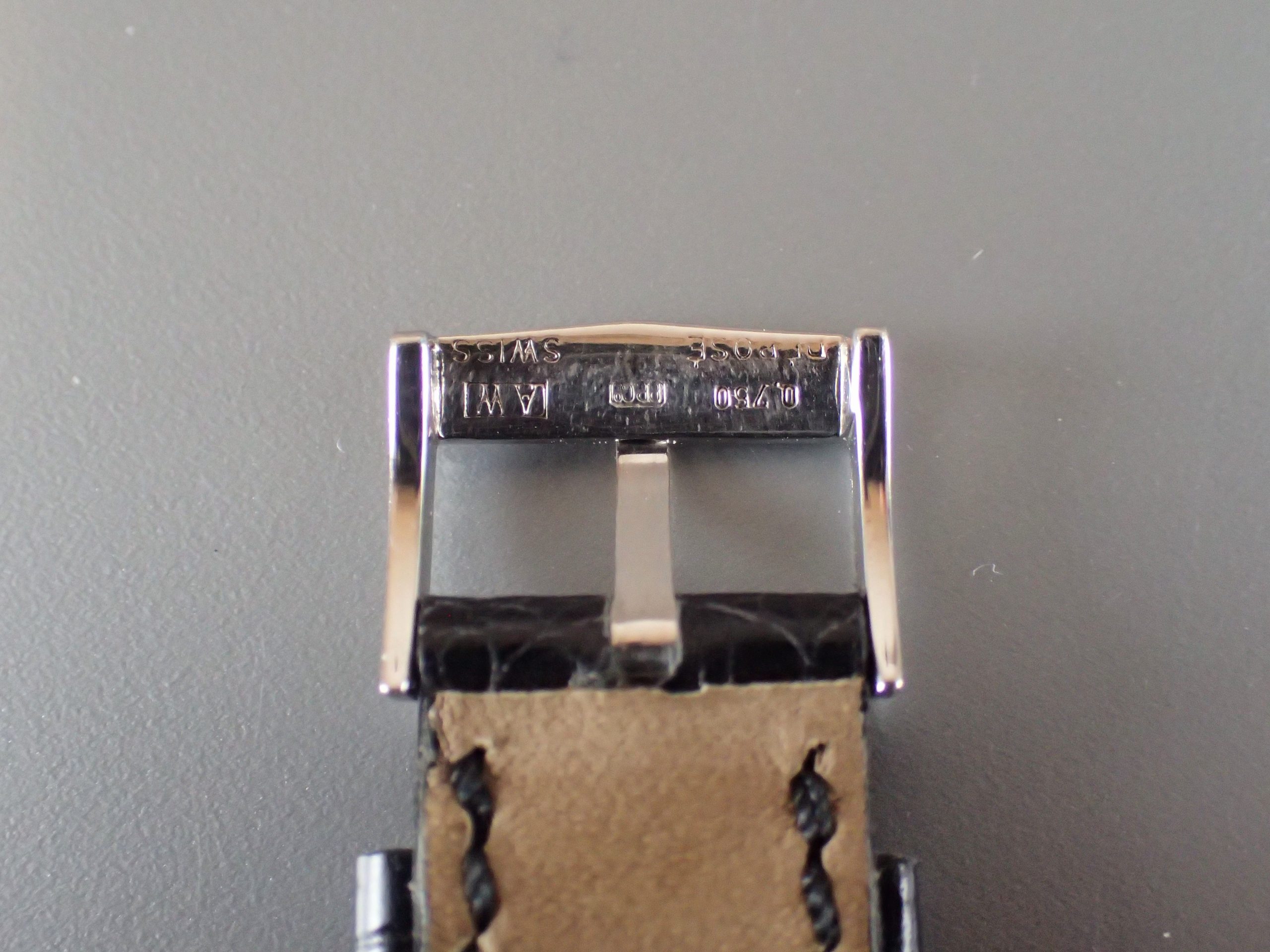 White, Sweep seconds