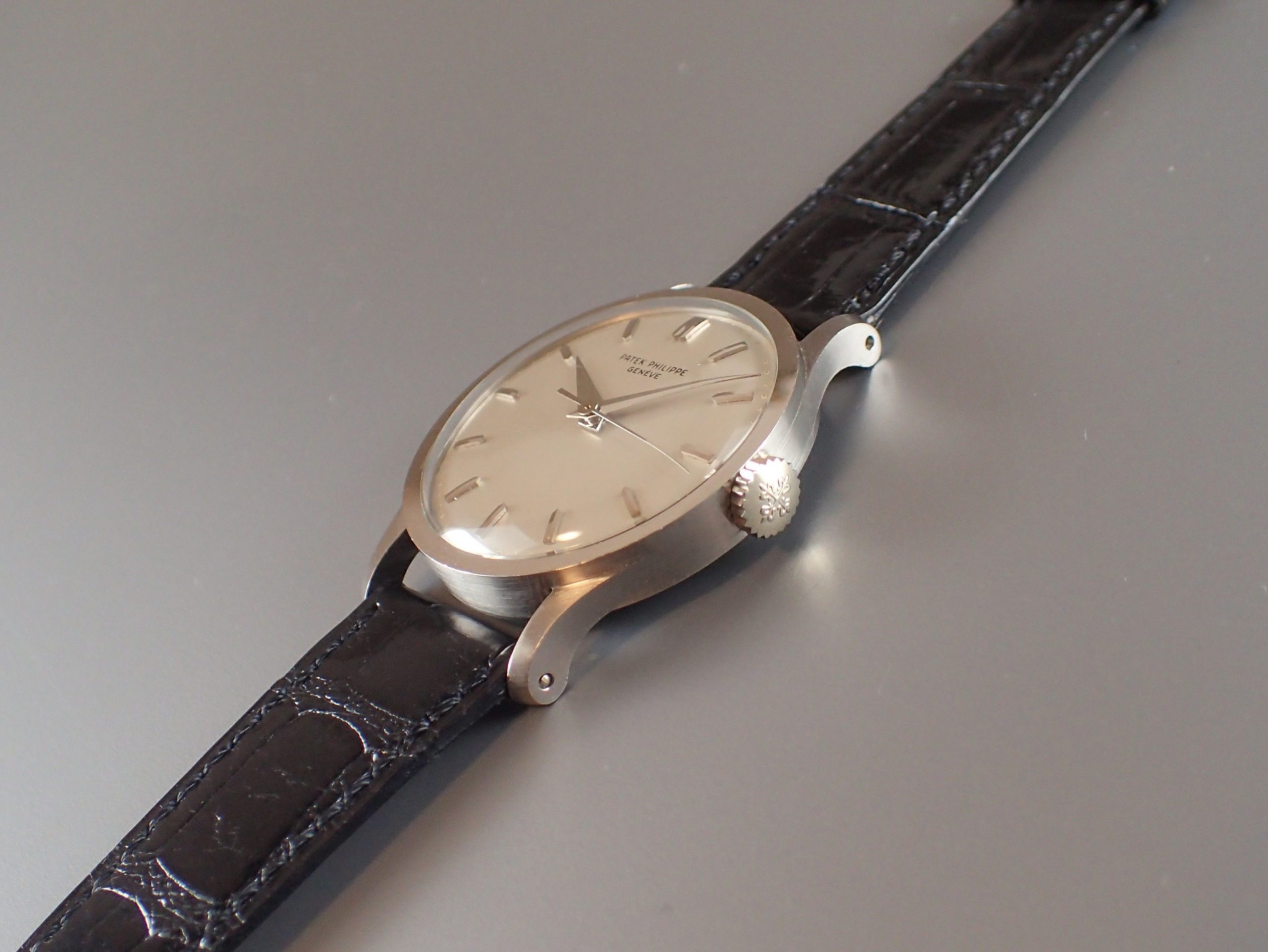 White, Sweep seconds