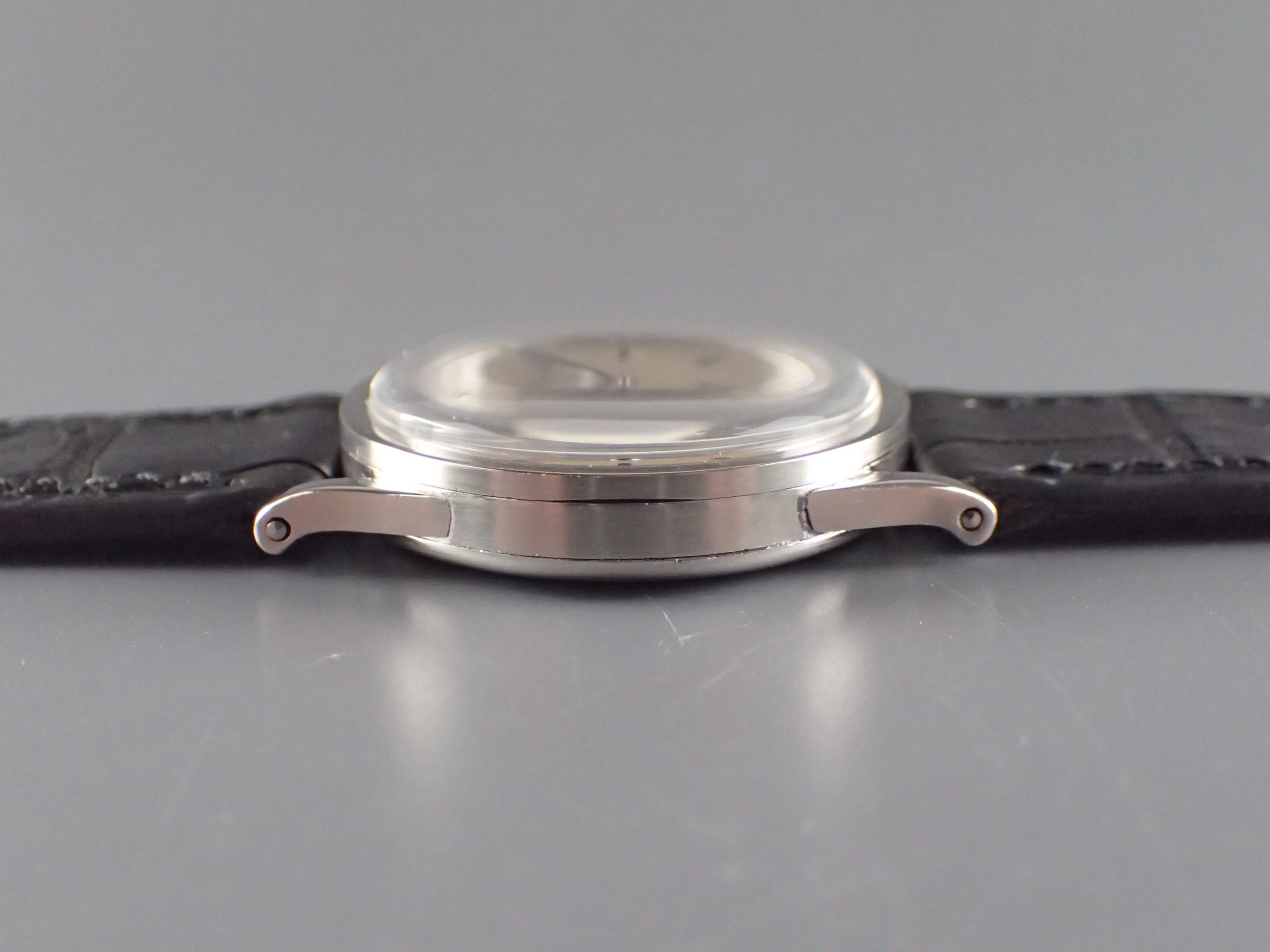 スティール、ブラックエナメルインデックス