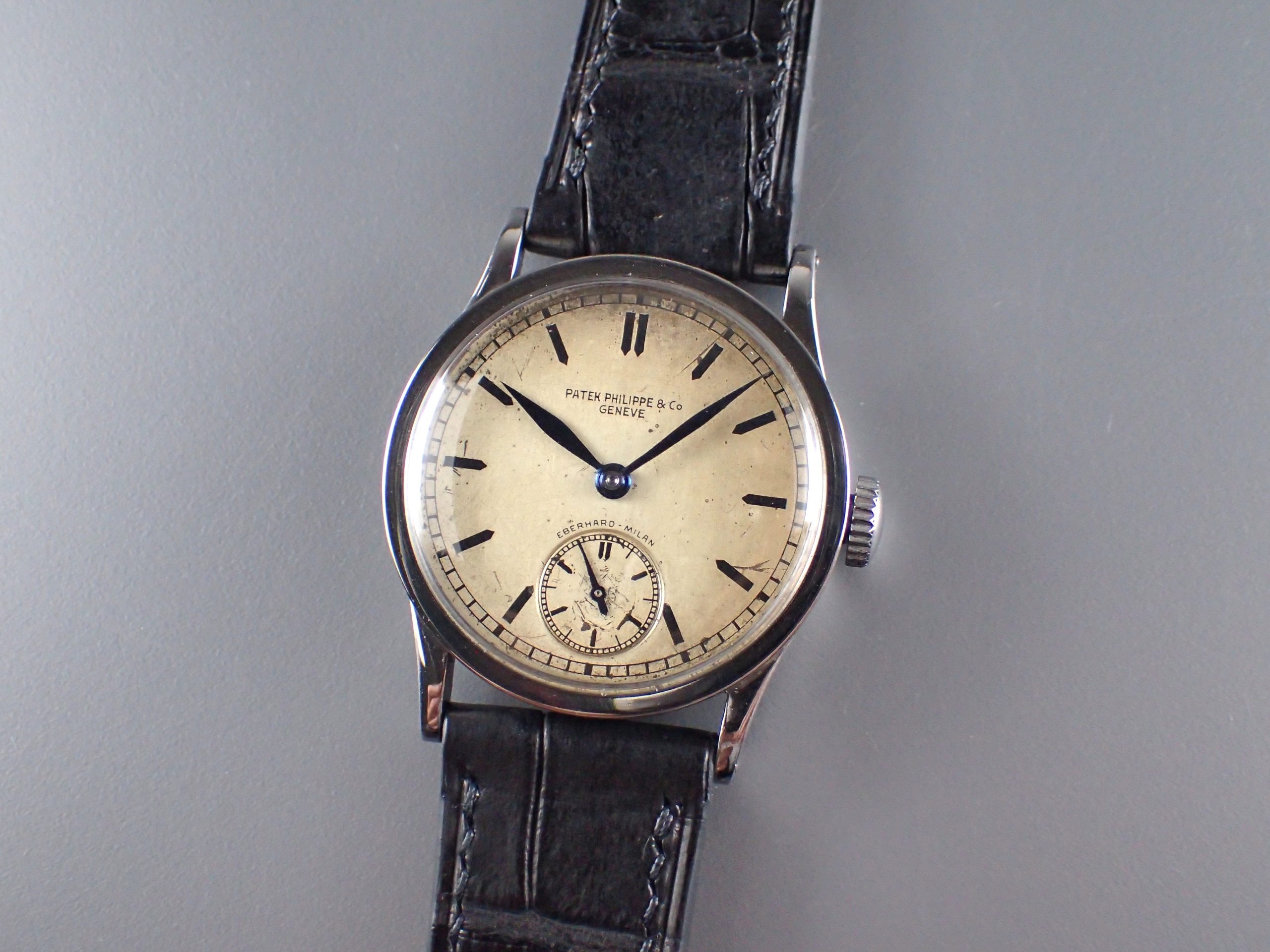 スティール、ブラックエナメルインデックス