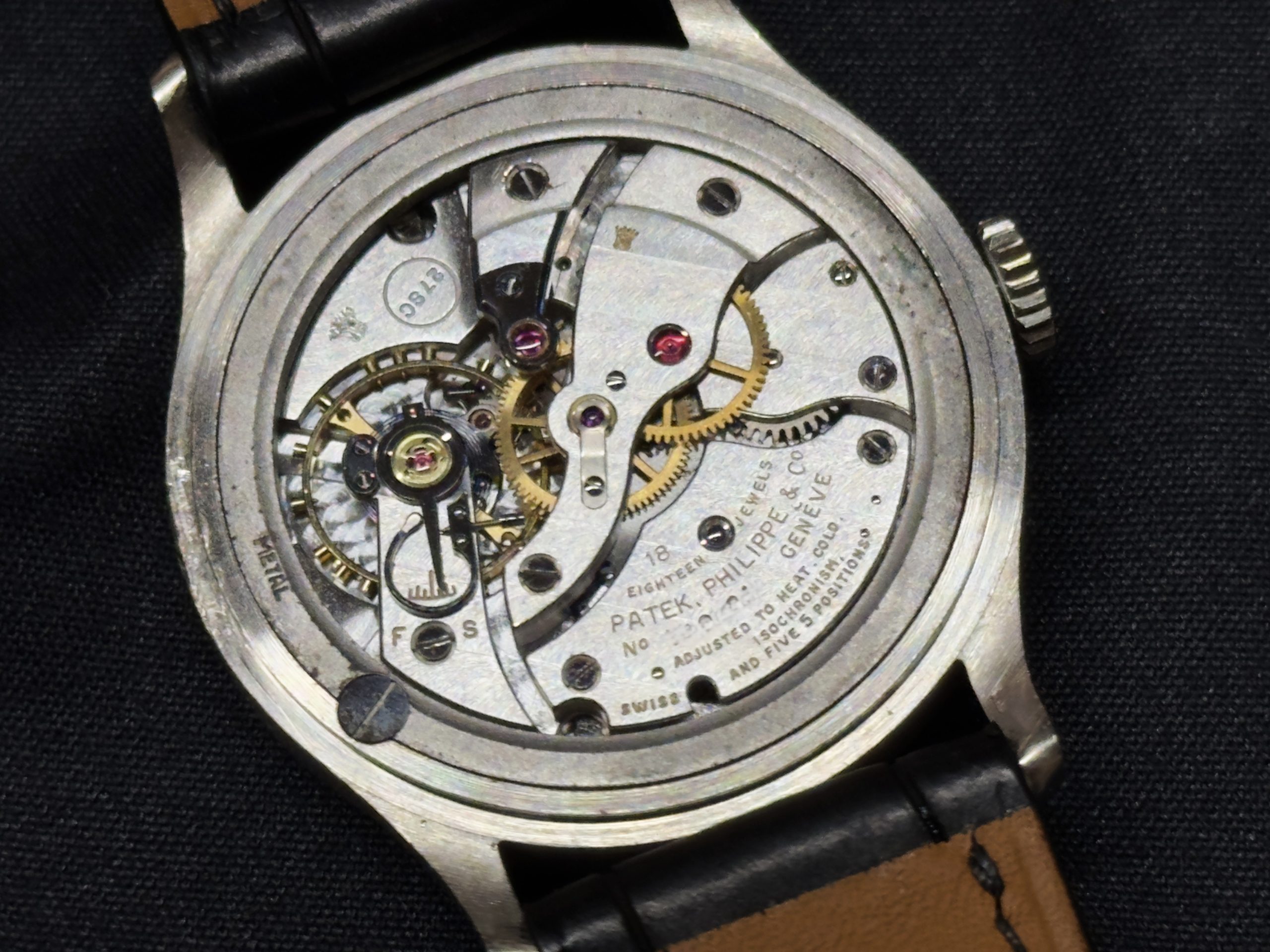 white, Sweep seconds